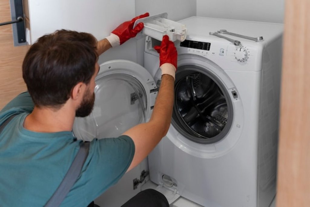 Guide pratique pour résoudre les problèmes fréquents de lave-linge sans faire appel à un réparateur