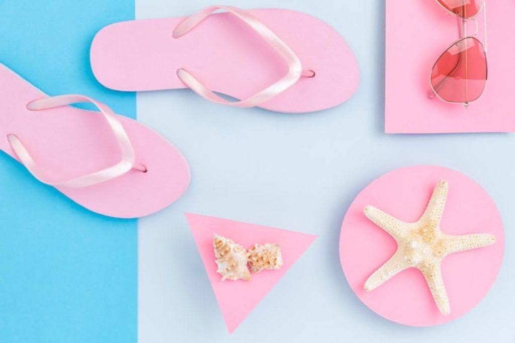 Sandales plates : indispensables de votre garde-robe estivale
